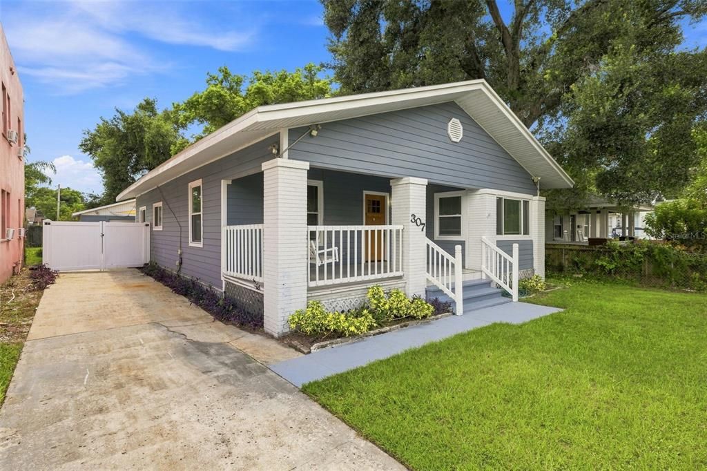 Active With Contract: $389,000 (3 beds, 2 baths, 1360 Square Feet)