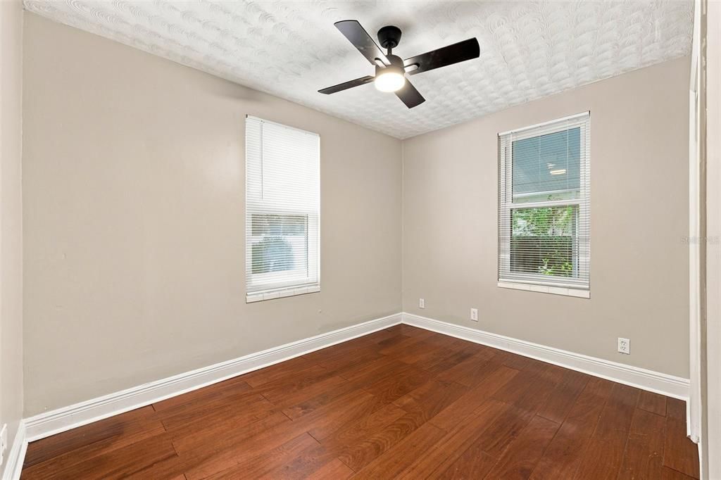 Active With Contract: $389,000 (3 beds, 2 baths, 1360 Square Feet)