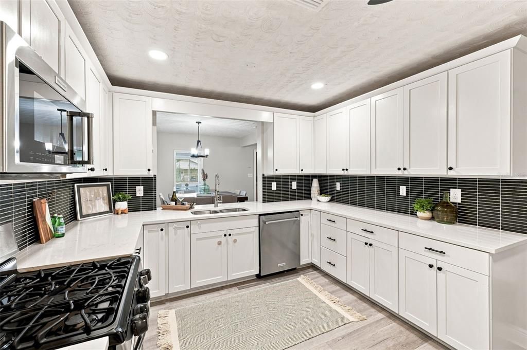 Active With Contract: $389,000 (3 beds, 2 baths, 1360 Square Feet)