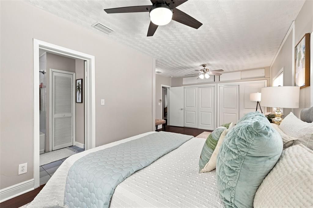 Active With Contract: $389,000 (3 beds, 2 baths, 1360 Square Feet)