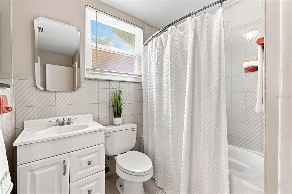 Active With Contract: $389,000 (3 beds, 2 baths, 1360 Square Feet)