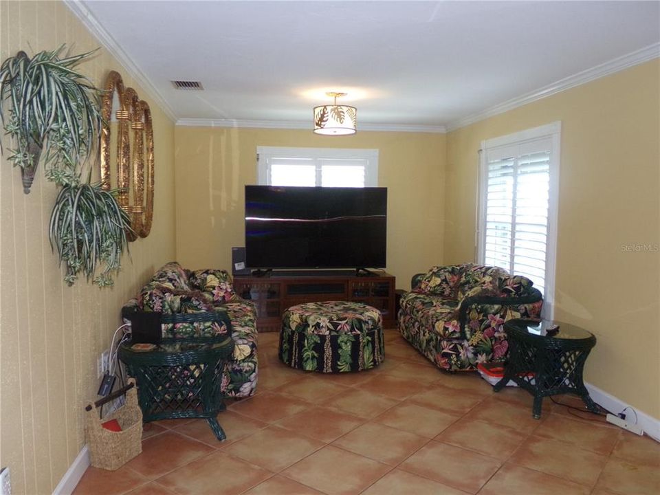 For Sale: $1,200,000 (4 beds, 2 baths, 2320 Square Feet)