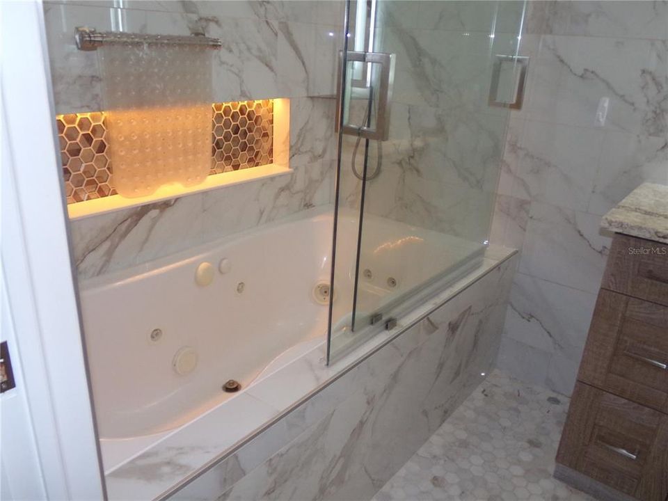 For Sale: $1,200,000 (4 beds, 2 baths, 2320 Square Feet)