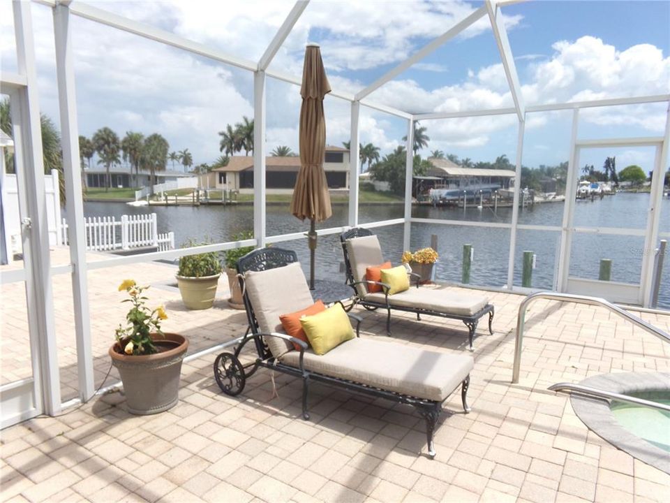 For Sale: $1,200,000 (4 beds, 2 baths, 2320 Square Feet)
