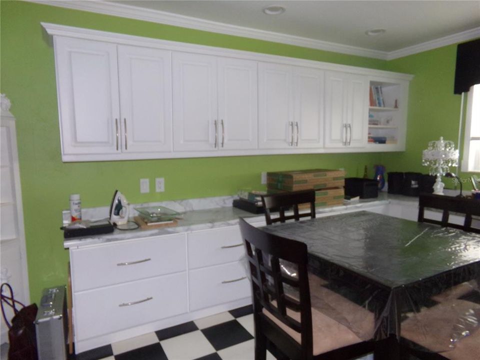 For Sale: $1,200,000 (4 beds, 2 baths, 2320 Square Feet)