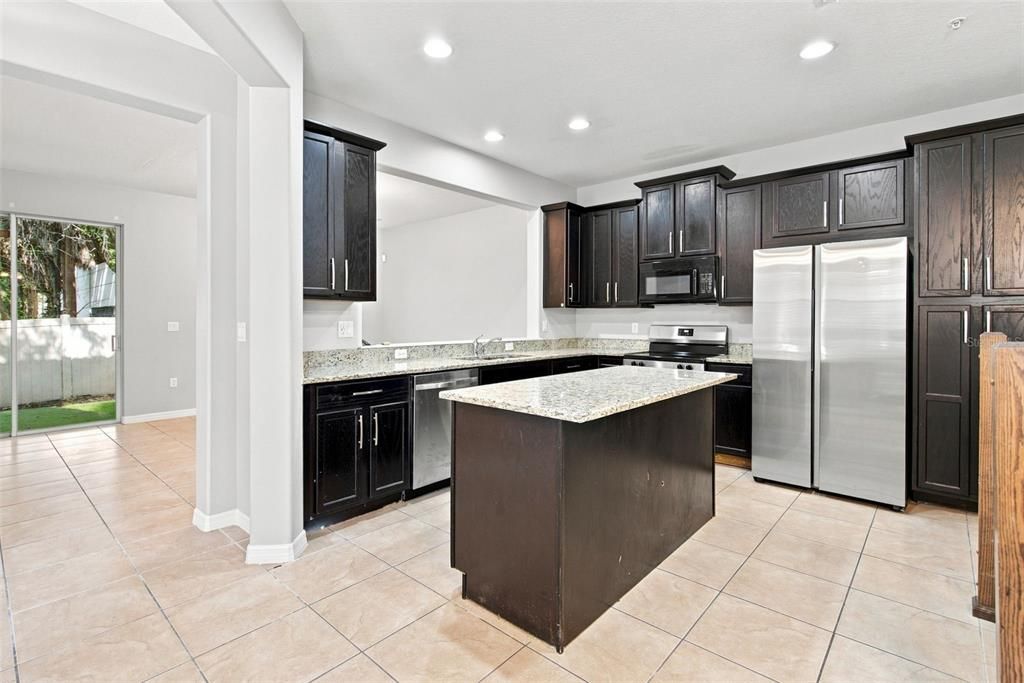 For Rent: $2,650 (3 beds, 2 baths, 1733 Square Feet)