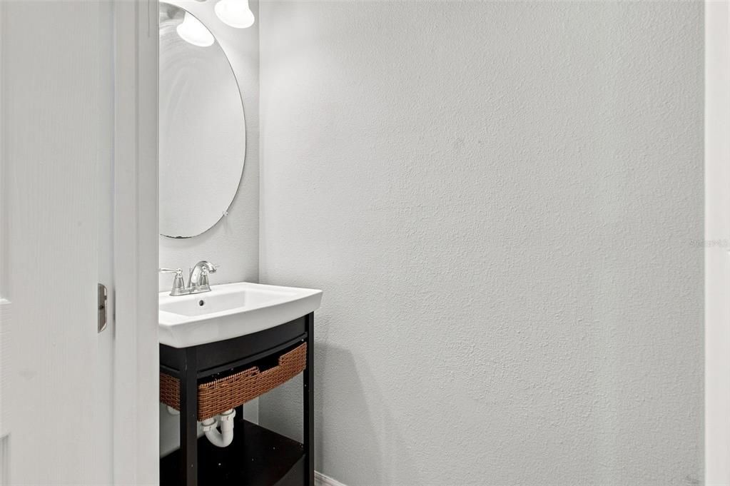 For Rent: $2,650 (3 beds, 2 baths, 1733 Square Feet)