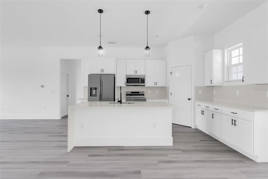 For Sale: $334,900 (4 beds, 2 baths, 2040 Square Feet)