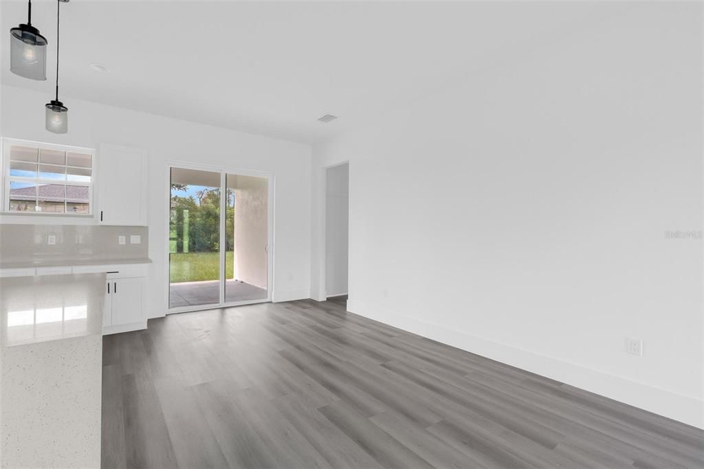 For Sale: $334,900 (4 beds, 2 baths, 2040 Square Feet)