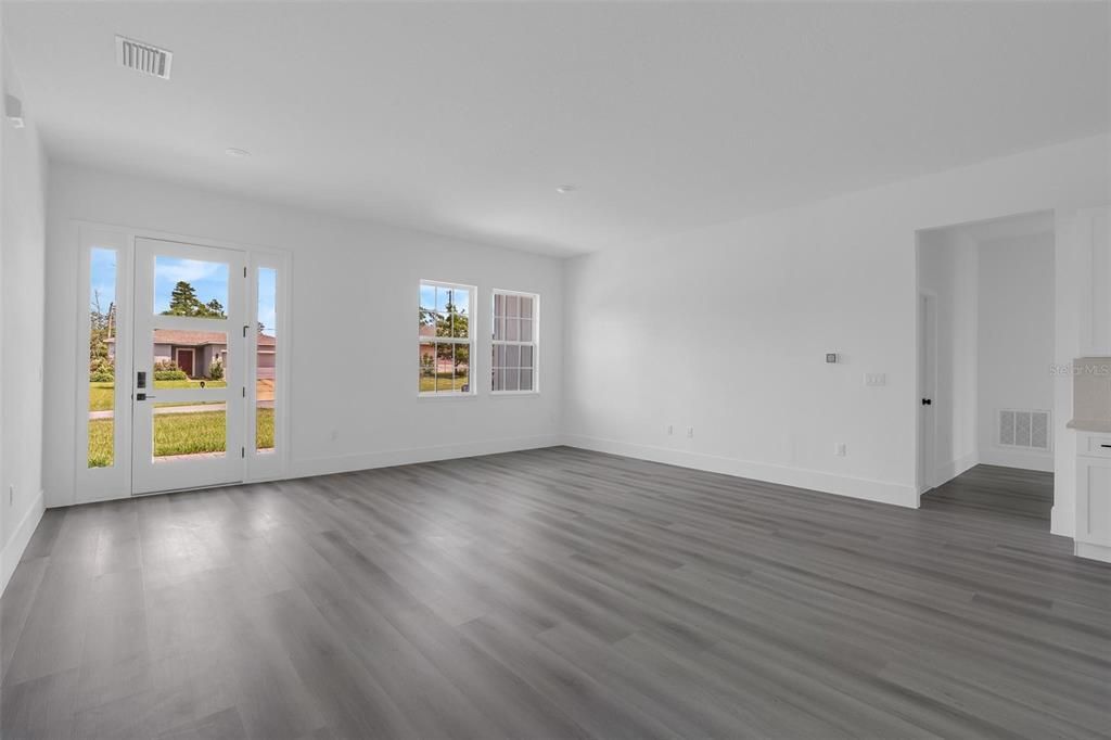 For Sale: $334,900 (4 beds, 2 baths, 2040 Square Feet)