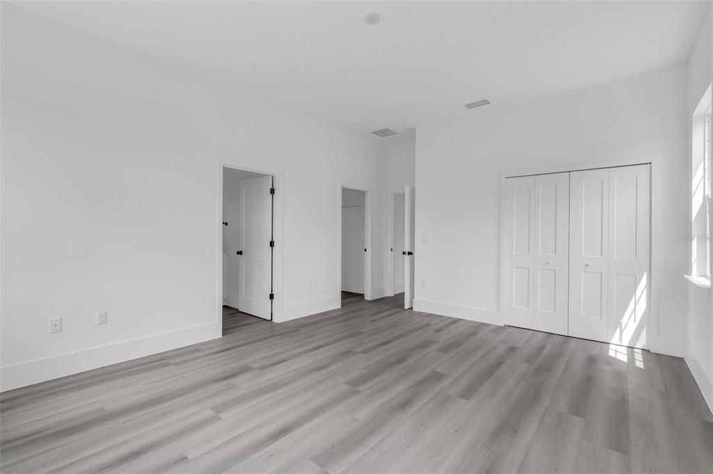 For Sale: $334,900 (4 beds, 2 baths, 2040 Square Feet)