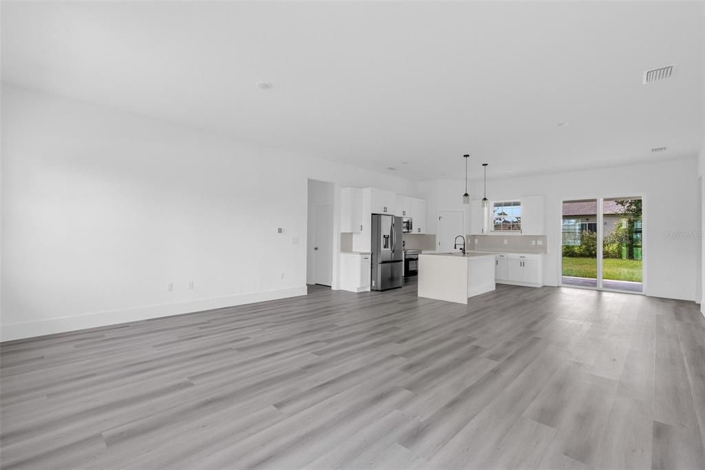 For Sale: $334,900 (4 beds, 2 baths, 2040 Square Feet)