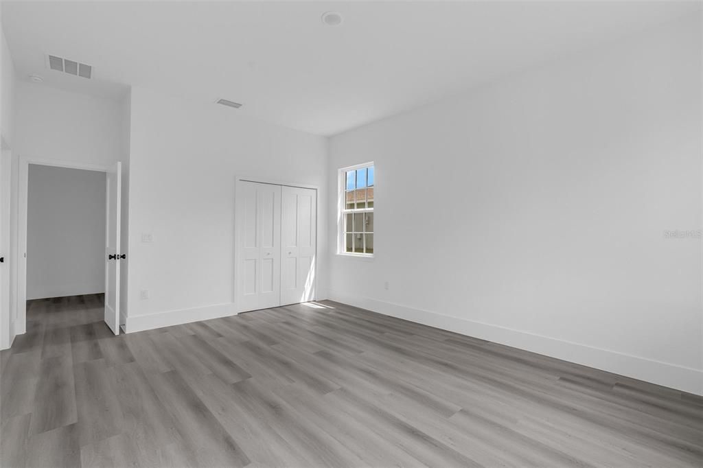 For Sale: $334,900 (4 beds, 2 baths, 2040 Square Feet)