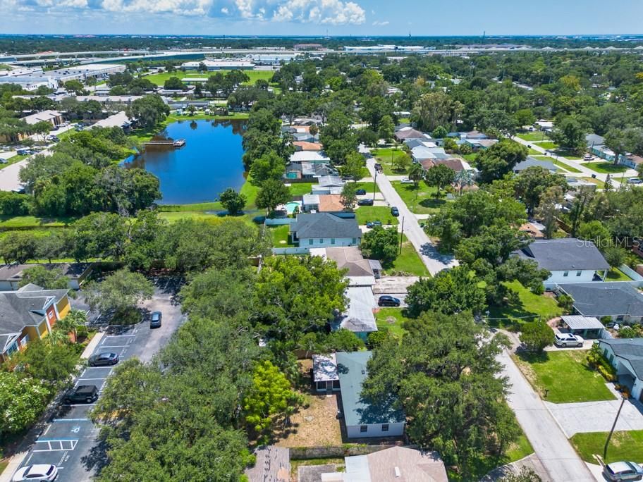 For Sale: $348,000 (2 beds, 1 baths, 925 Square Feet)