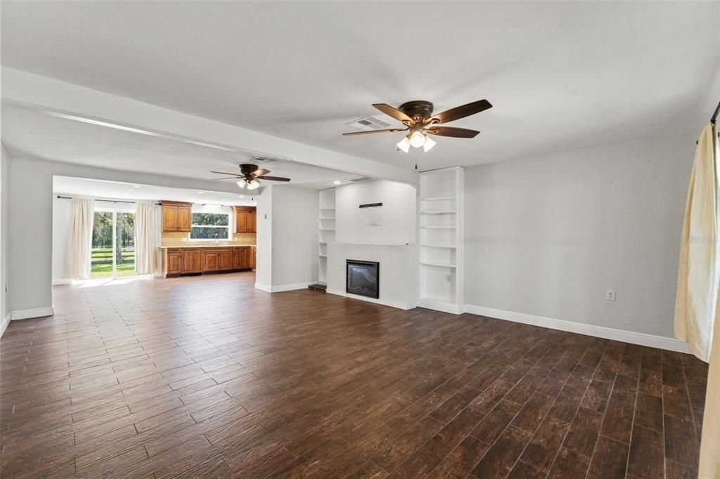 For Sale: $1,050,000 (3 beds, 3 baths, 1661 Square Feet)