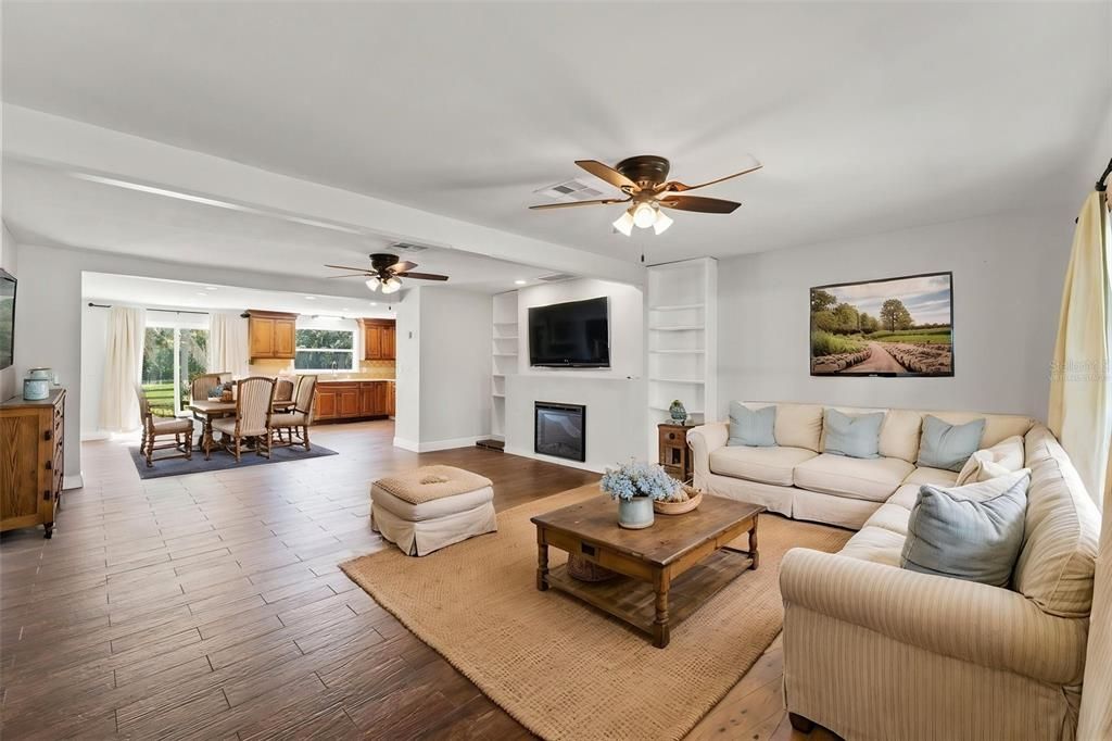 For Sale: $1,050,000 (3 beds, 3 baths, 1661 Square Feet)