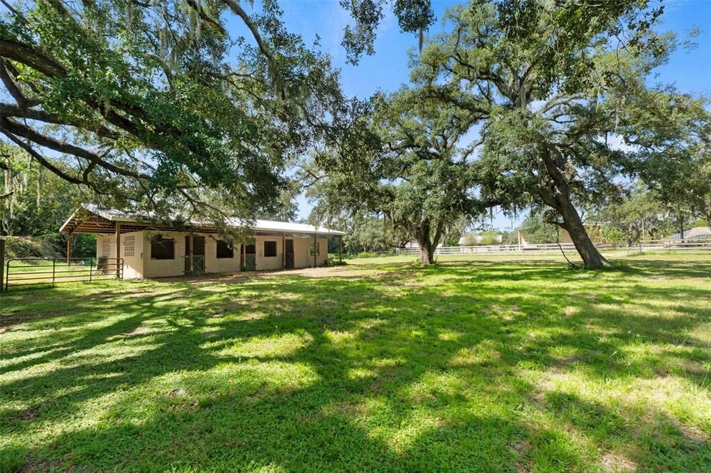 For Sale: $1,050,000 (3 beds, 3 baths, 1661 Square Feet)