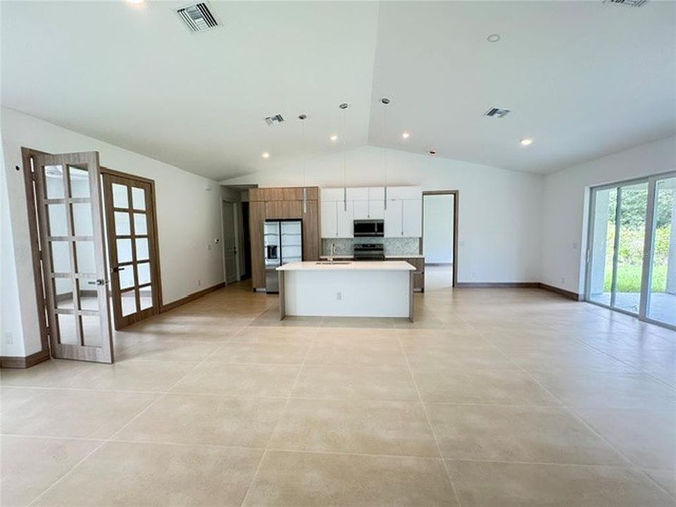 For Sale: $405,000 (3 beds, 2 baths, 1768 Square Feet)