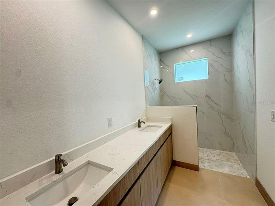 For Sale: $405,000 (3 beds, 2 baths, 1768 Square Feet)