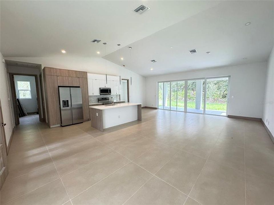 For Sale: $405,000 (3 beds, 2 baths, 1768 Square Feet)