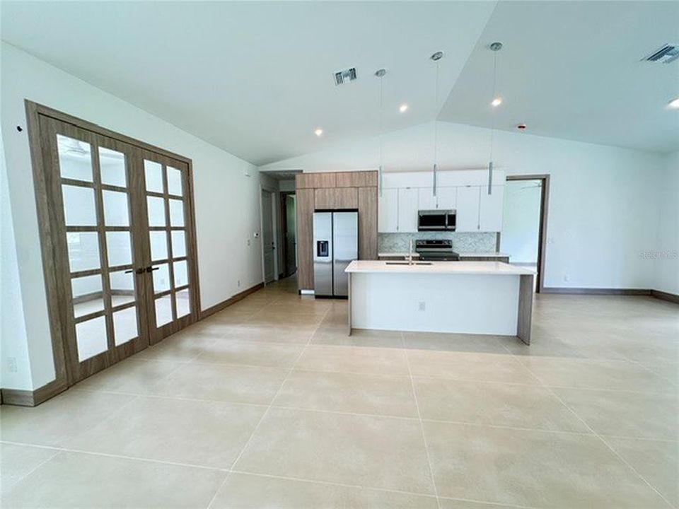For Sale: $405,000 (3 beds, 2 baths, 1768 Square Feet)