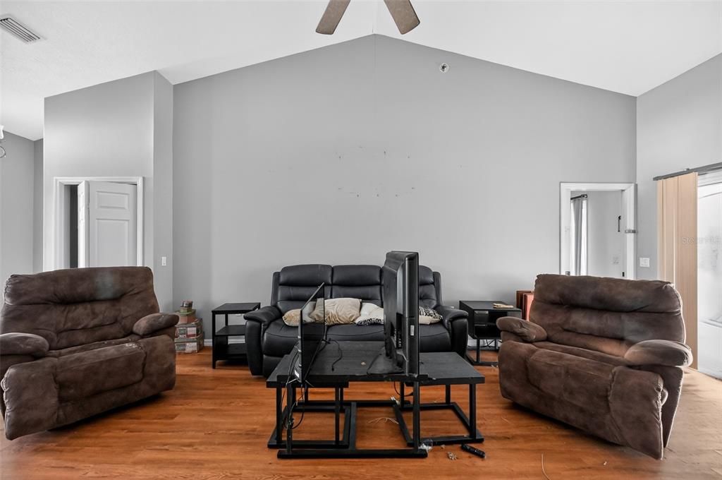 En Venta: $379,000 (3 camas, 2 baños, 2044 Pies cuadrados)