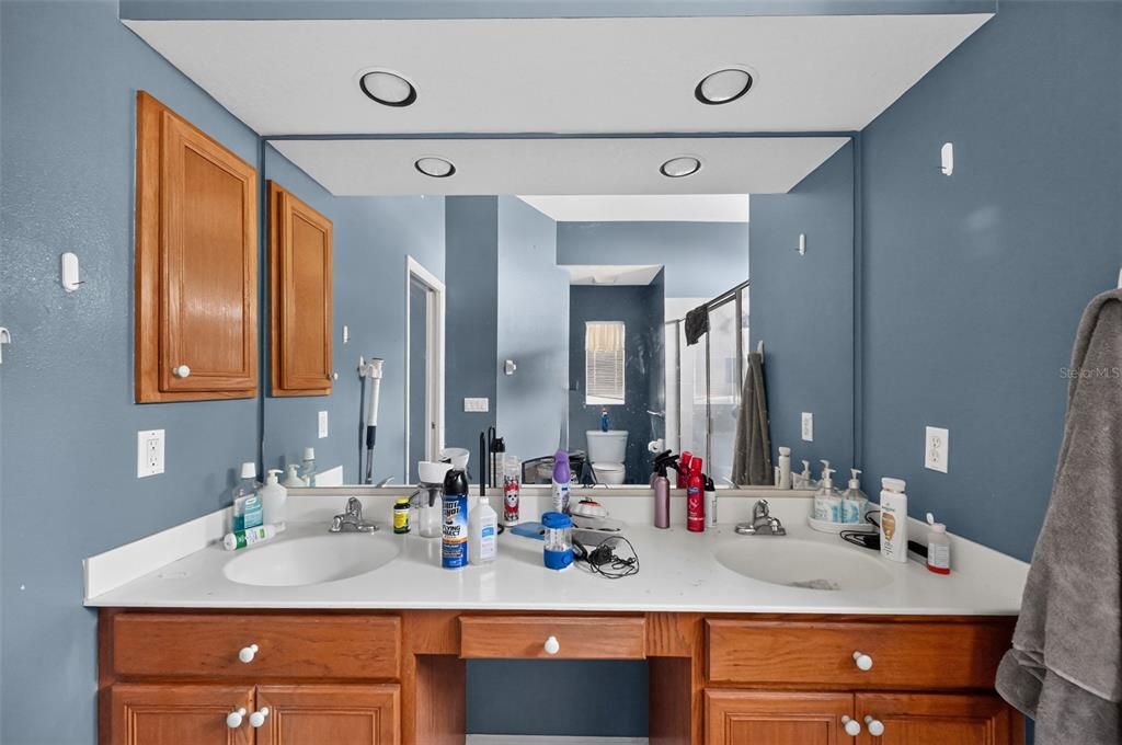 En Venta: $379,000 (3 camas, 2 baños, 2044 Pies cuadrados)