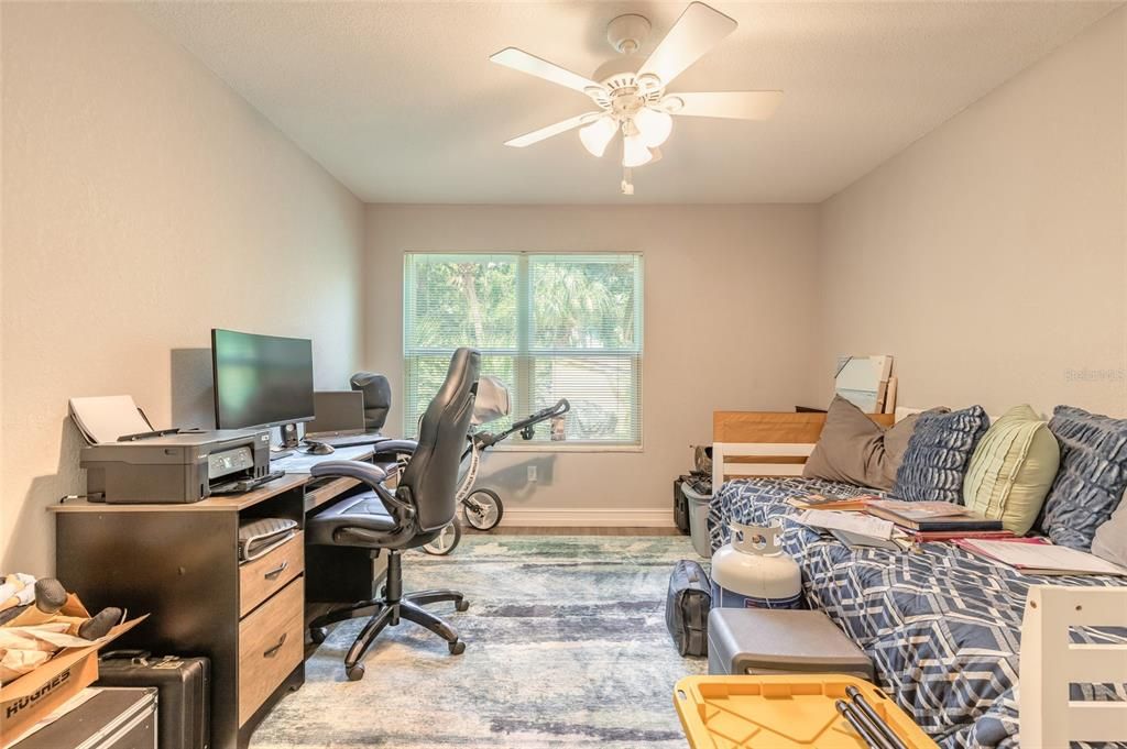 For Sale: $140,999 (2 beds, 2 baths, 1010 Square Feet)