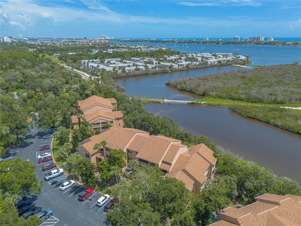 For Sale: $140,999 (2 beds, 2 baths, 1010 Square Feet)
