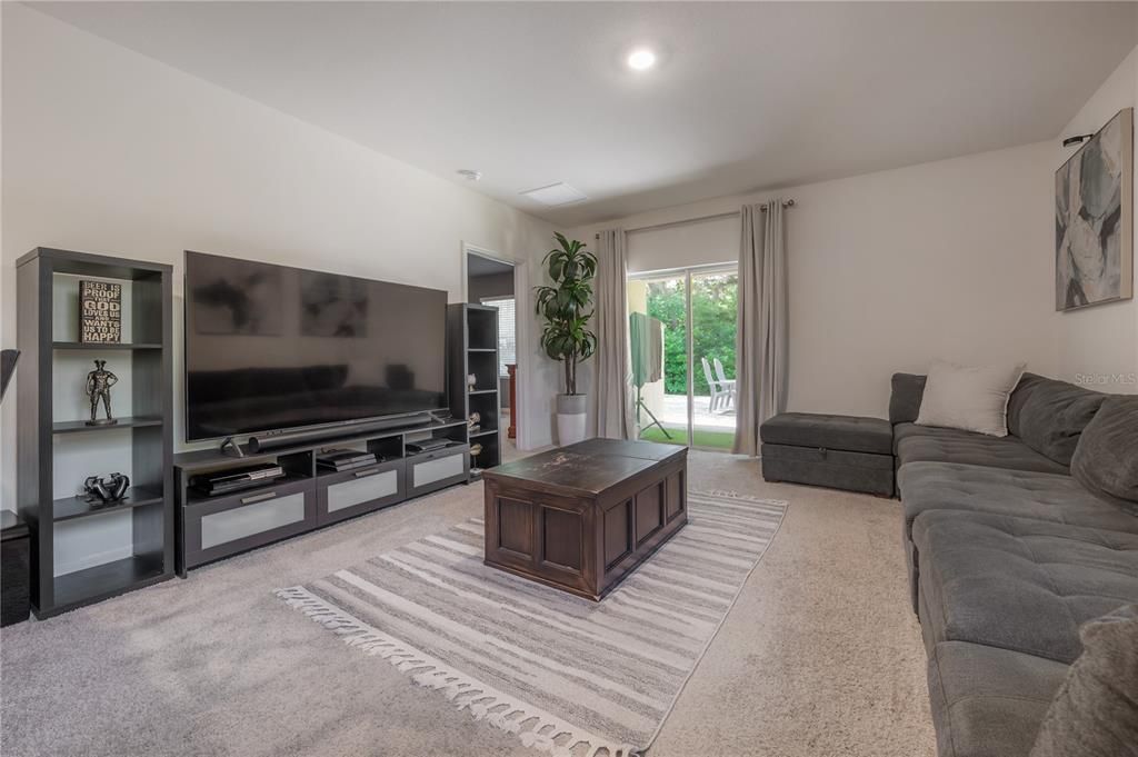 For Sale: $385,000 (3 beds, 2 baths, 1516 Square Feet)
