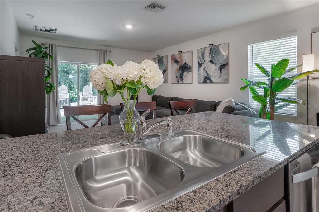 For Sale: $385,000 (3 beds, 2 baths, 1516 Square Feet)