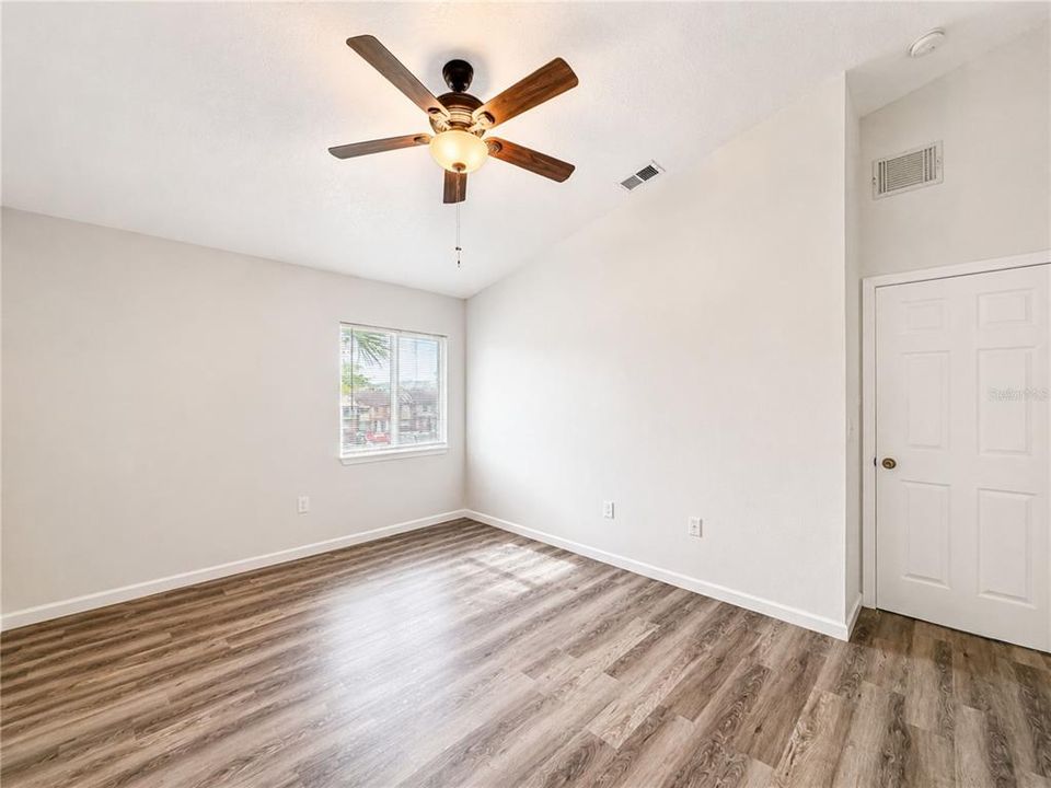 For Rent: $1,350 (2 beds, 2 baths, 934 Square Feet)