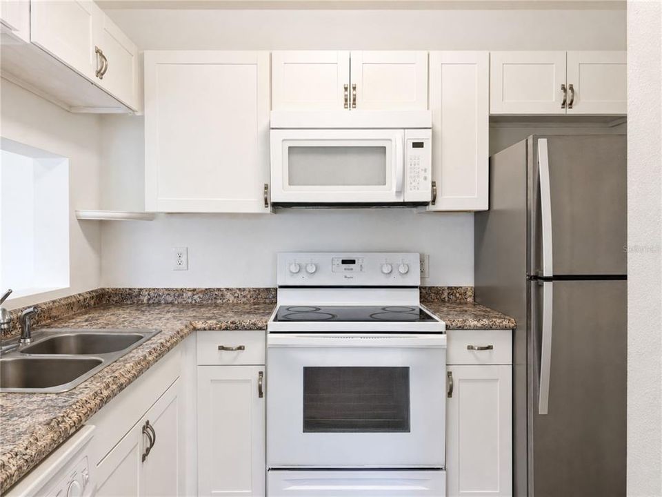 For Rent: $1,350 (2 beds, 2 baths, 934 Square Feet)