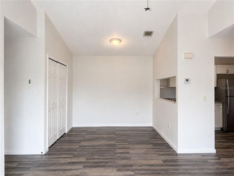 For Rent: $1,350 (2 beds, 2 baths, 934 Square Feet)
