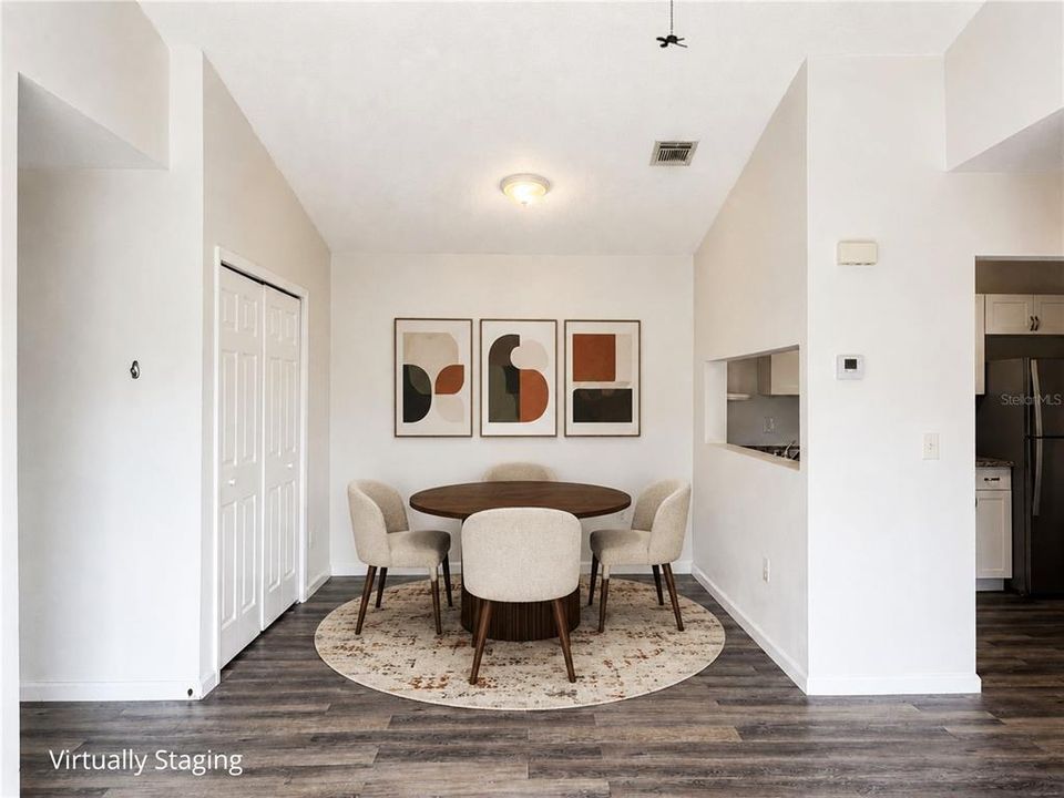 For Rent: $1,350 (2 beds, 2 baths, 934 Square Feet)
