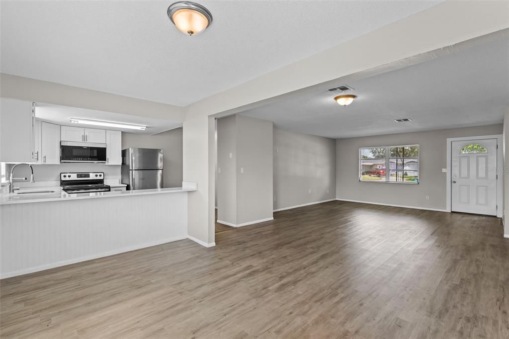 For Rent: $1,750 (3 beds, 2 baths, 1122 Square Feet)