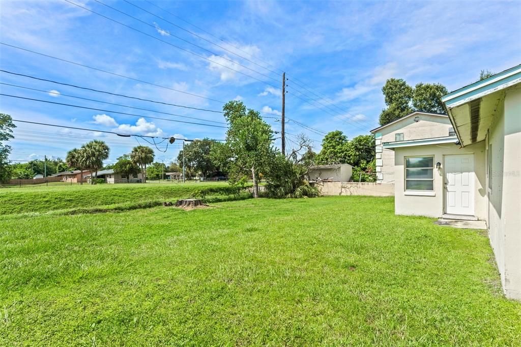 For Rent: $1,750 (3 beds, 2 baths, 1122 Square Feet)