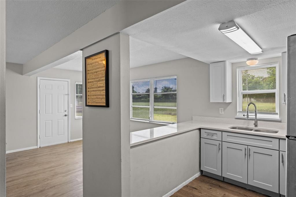 For Rent: $1,750 (3 beds, 2 baths, 1122 Square Feet)