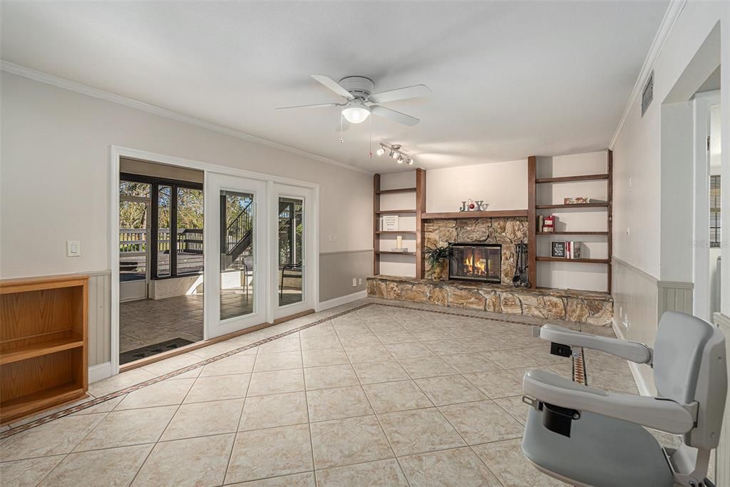En Venta: $550,000 (3 camas, 2 baños, 2082 Pies cuadrados)