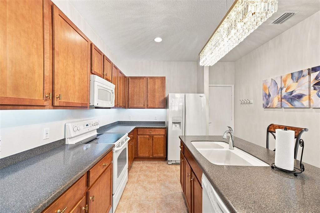 En Venta: $399,000 (4 camas, 3 baños, 2533 Pies cuadrados)