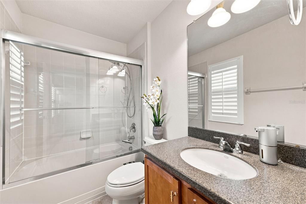 En Venta: $399,000 (4 camas, 3 baños, 2533 Pies cuadrados)