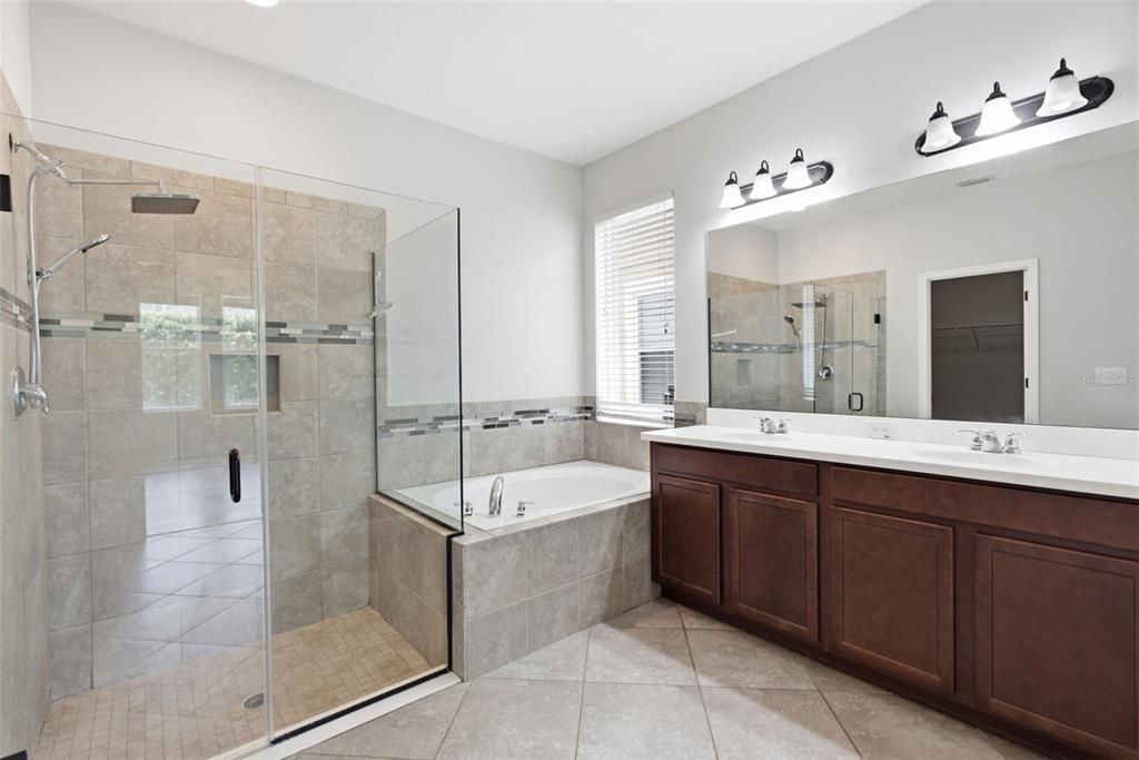 For Sale: $479,900 (4 beds, 3 baths, 2218 Square Feet)