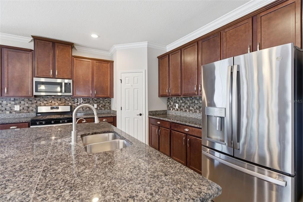 For Sale: $479,900 (4 beds, 3 baths, 2218 Square Feet)