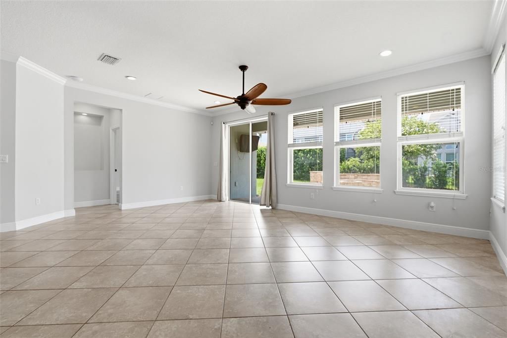 For Sale: $479,900 (4 beds, 3 baths, 2218 Square Feet)