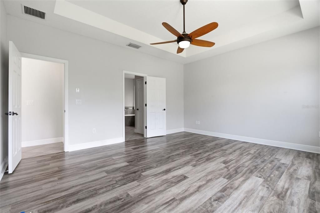 For Sale: $479,900 (4 beds, 3 baths, 2218 Square Feet)