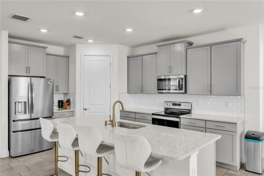 For Sale: $699,000 (4 beds, 3 baths, 2838 Square Feet)
