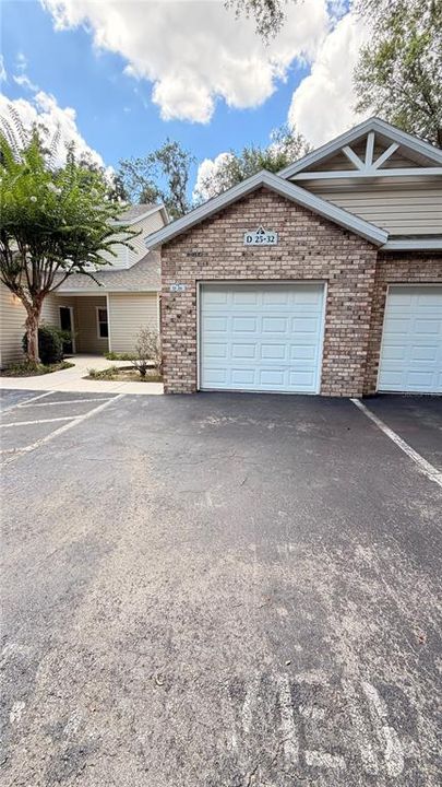 For Rent: $2,400 (2 beds, 2 baths, 1134 Square Feet)