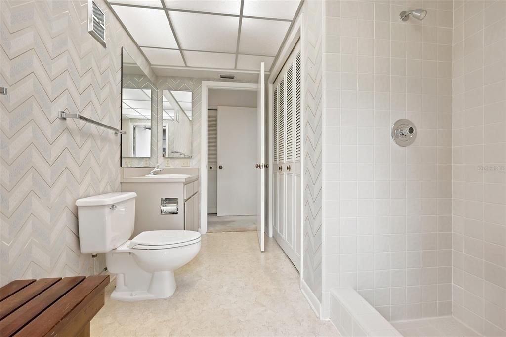 For Sale: $464,000 (4 beds, 3 baths, 2324 Square Feet)