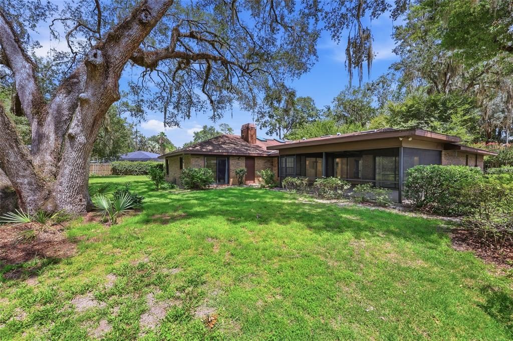 For Sale: $464,000 (4 beds, 3 baths, 2324 Square Feet)