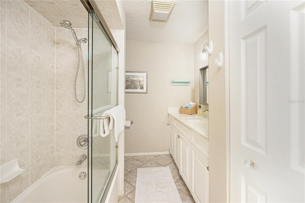 For Rent: $2,950 (2 beds, 2 baths, 1178 Square Feet)